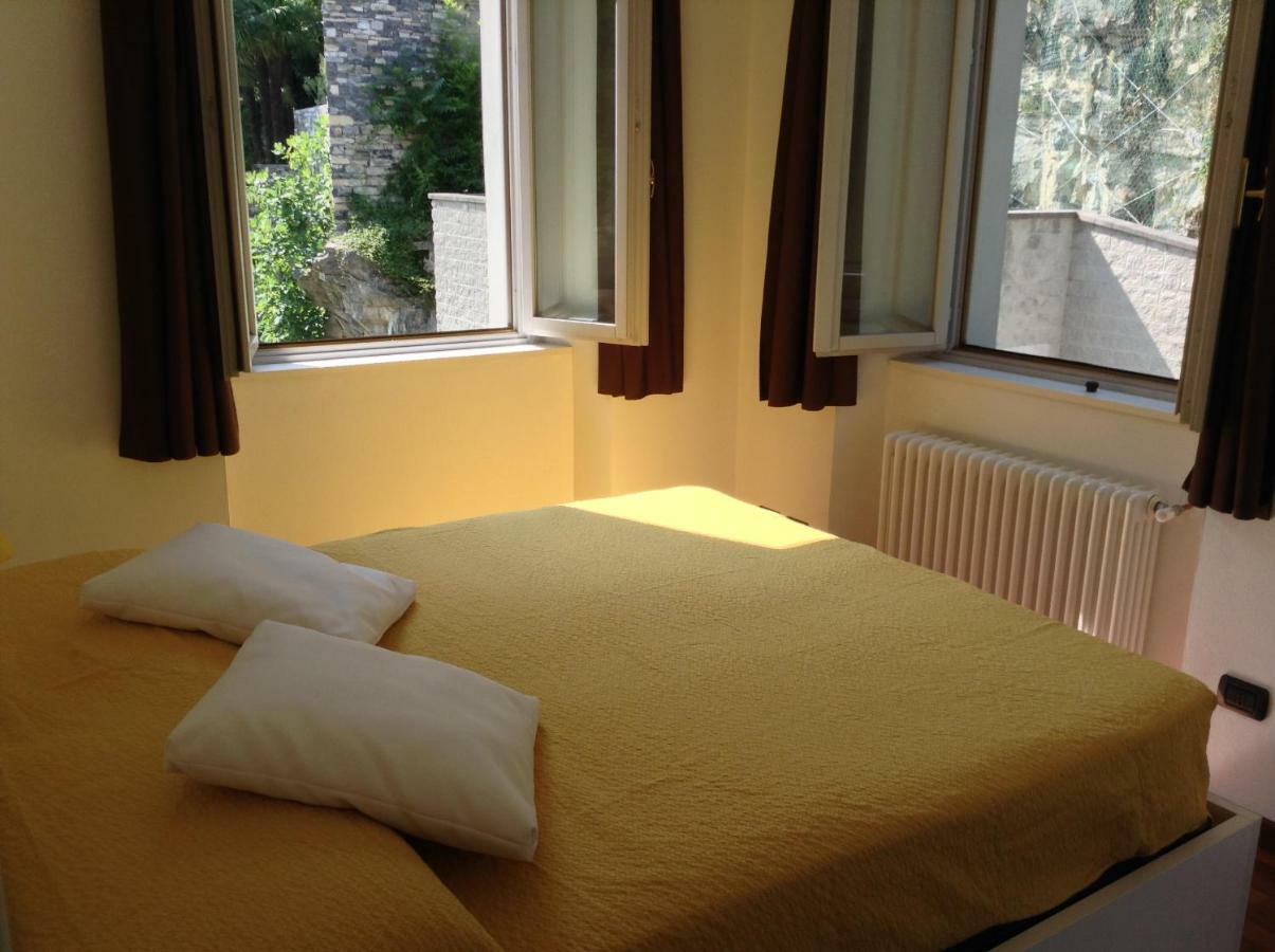 Larius Apartment Parking Carate Urio Экстерьер фото